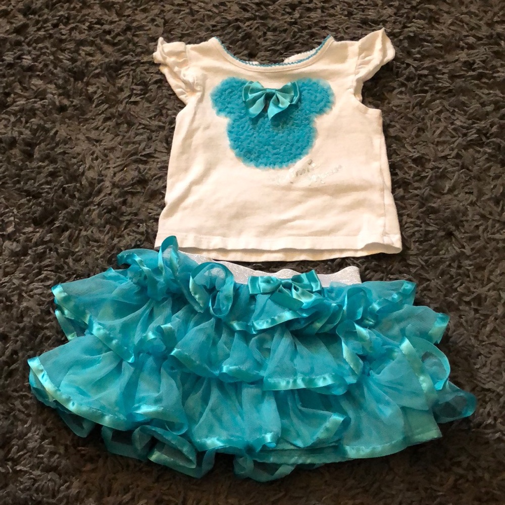 Disney baby size 9 months outfit